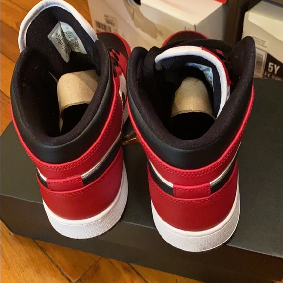 Nike Jordan - Picture 3 of 5